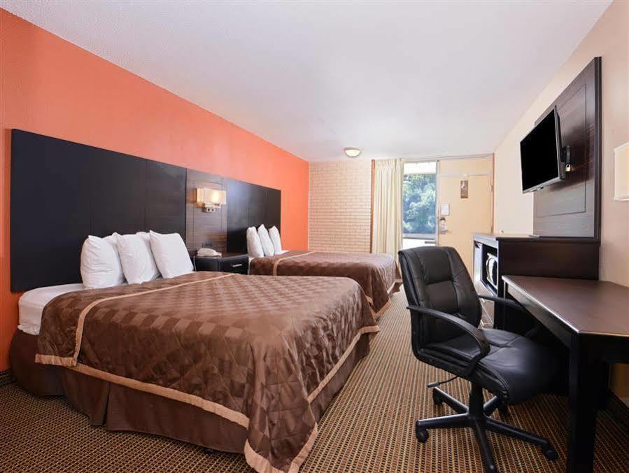 Americas Best Value Inn - Collinsville / St. Louis Exterior foto