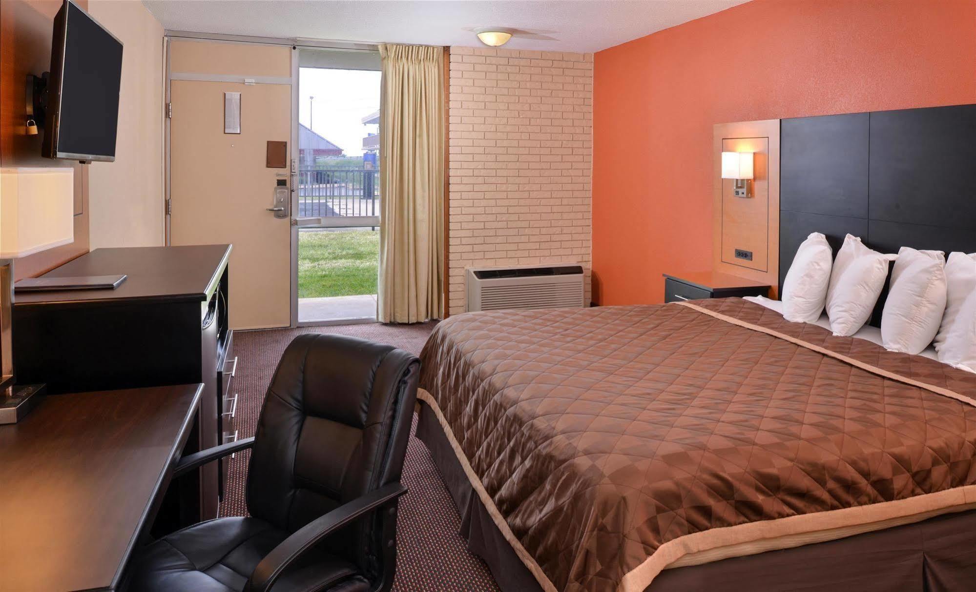Americas Best Value Inn - Collinsville / St. Louis Exterior foto